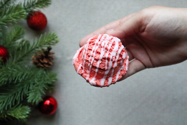 Candy Cane Lane Solid Bubble Bath Truffle